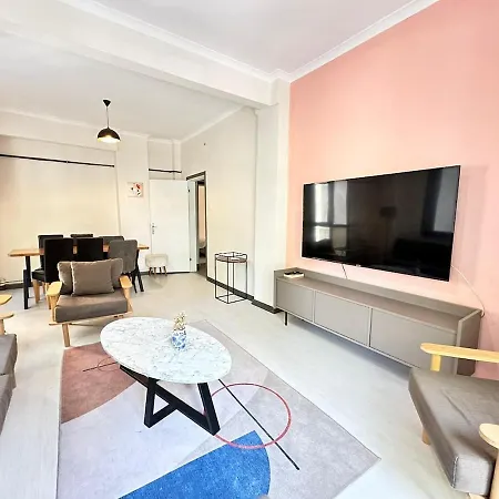 Apartmán Gorgeous, Spacious In Karakoey 4br, 2ba *